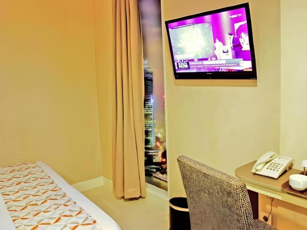 Clay Hotel